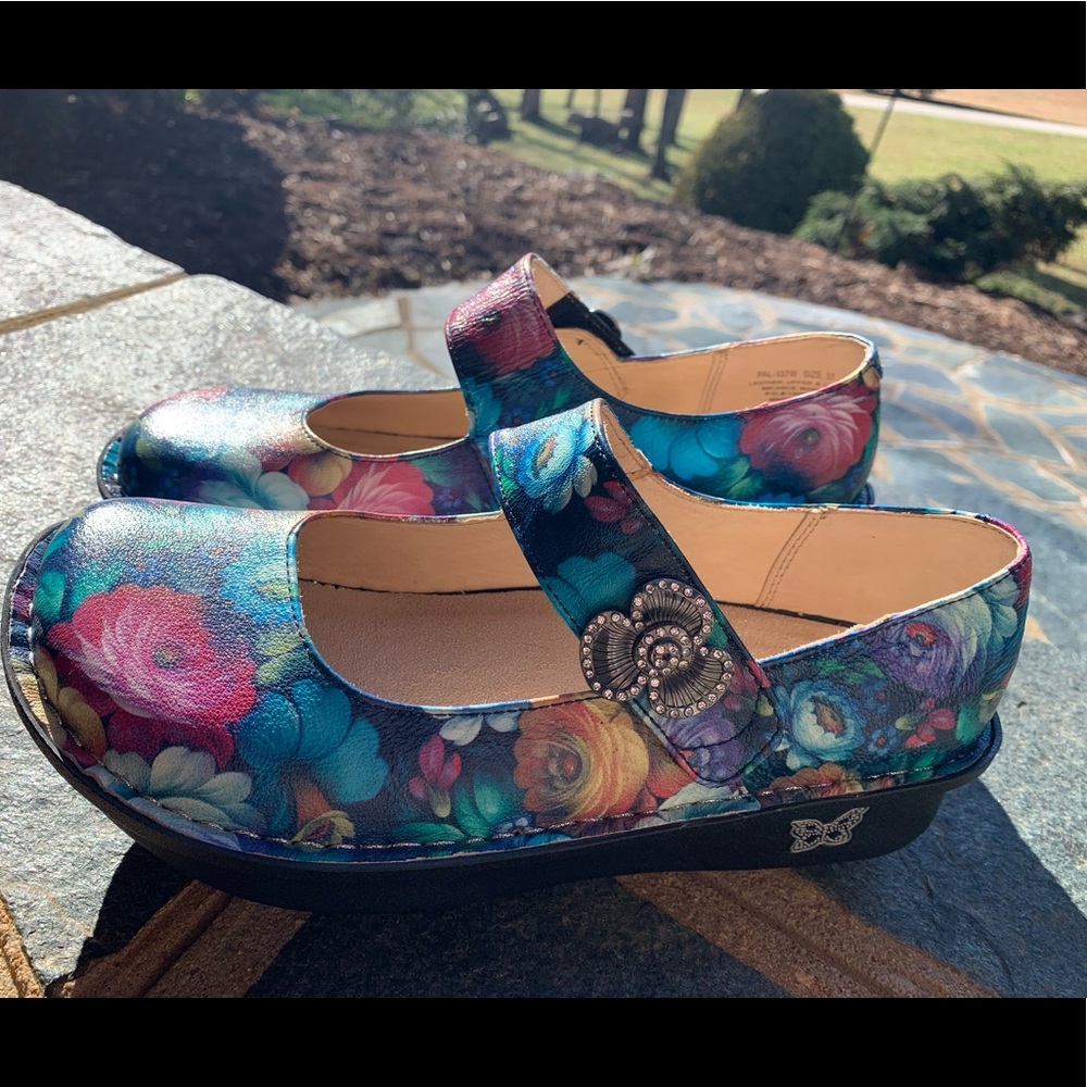 Algeria | Floral | Nursing